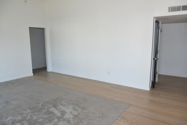 Foto del edificio - 8681 E Latham St