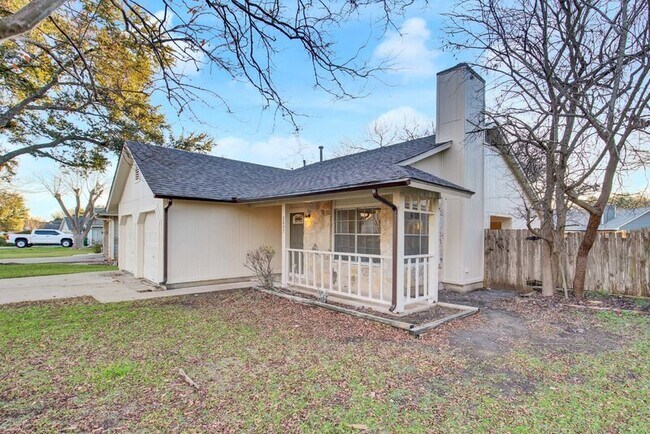 Building Photo - 2807 Firecrest Dr
