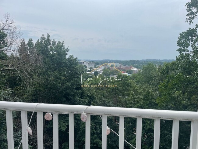 Building Photo - 47 Beech Glen St