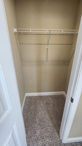 Foto del edificio - 2702 N Railroad St