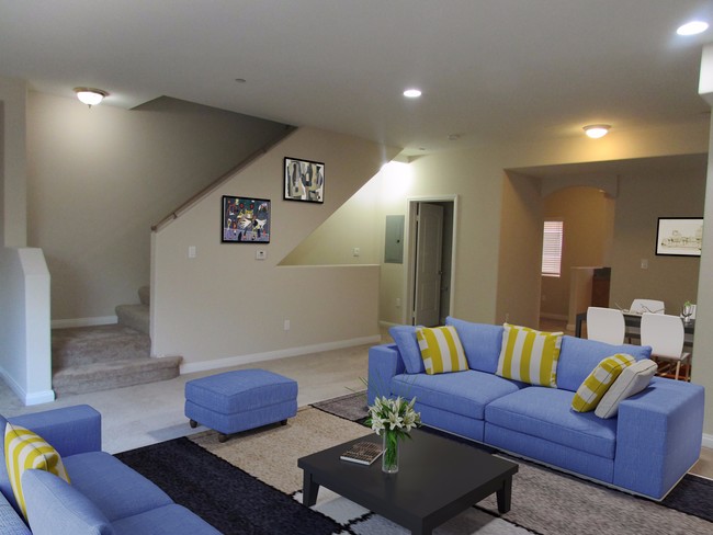Foto del edificio - Burnet Townhomes