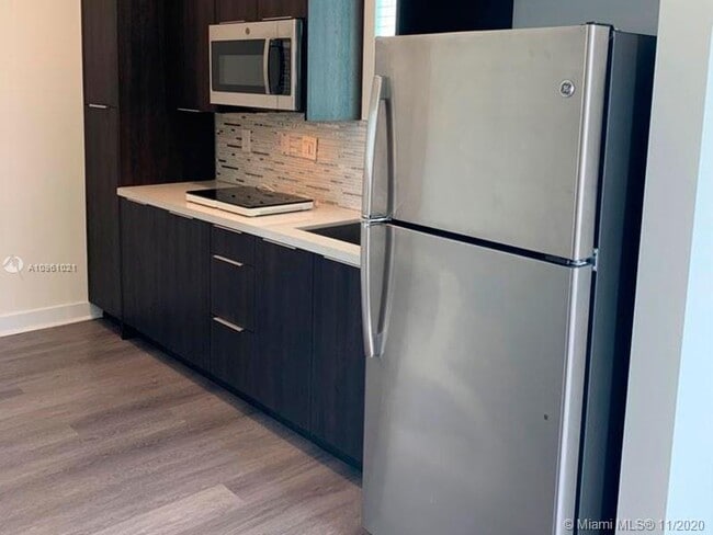 Foto del edificio - 10459 NW 66th St