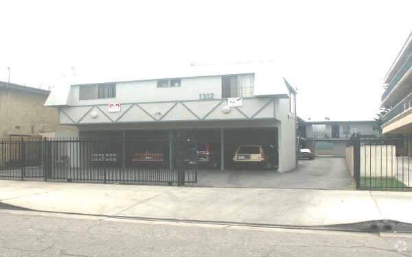 Foto del edificio - 1312 W 225th St