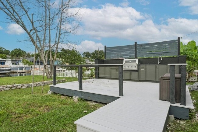 Foto del edificio - 1658 Indian Rocks Rd