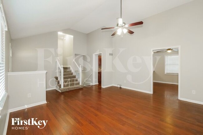 Foto del edificio - 6235 N Hickory Ct