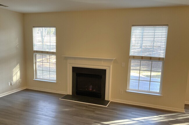 Building Photo - 115 Vance Crescent Dr
