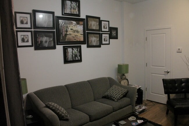 Building Photo - Video Tour- UK Village 2 Bedroom w/Central Heat & A/C. 2 Porches.