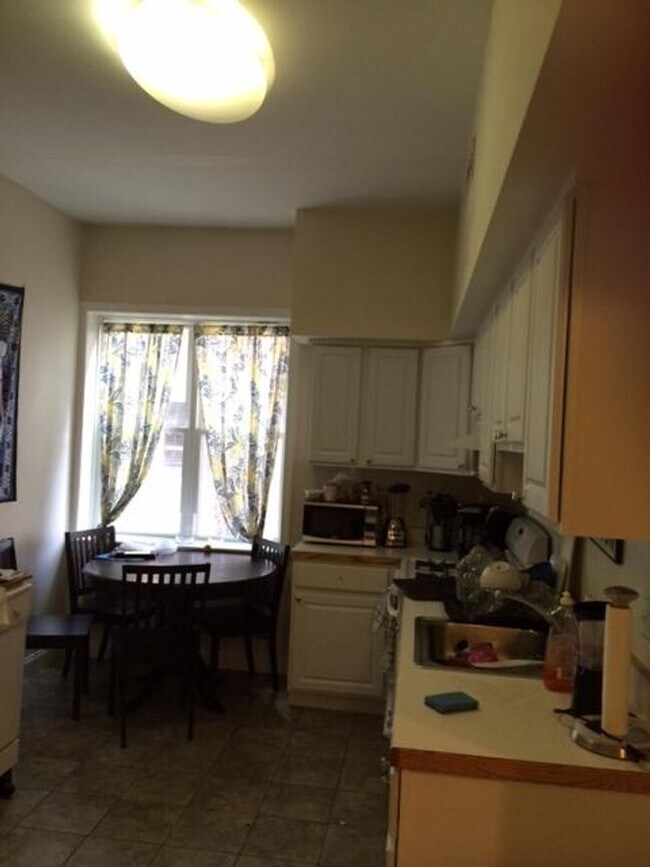 Photo - CENTRAL AIR ~ 4 BED/2 BATH ON SAINT MARYS ST AVAILABLE 9/1 House