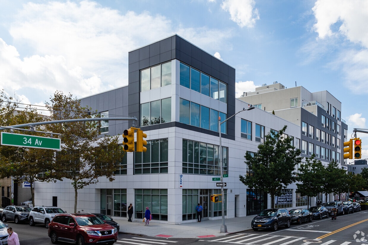 Building Photo - 3411 Steinway