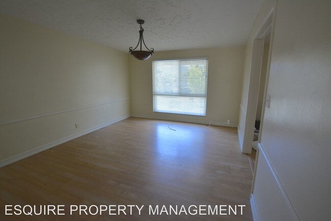 Building Photo - 538 Calle Sequoia