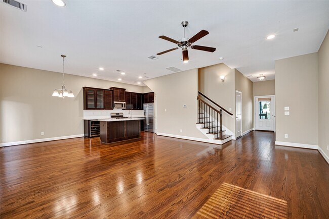 Foto del edificio - 1333 W 23rd St