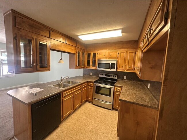 Foto del edificio - 227 Kelly Mill Rd