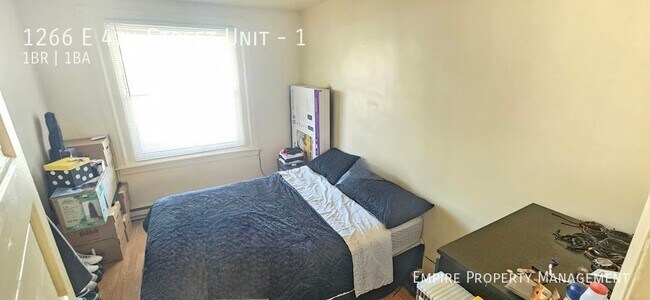 Foto del edificio - 1st Floor: 1 Bedroom/ 1 Bathroom Apartment...