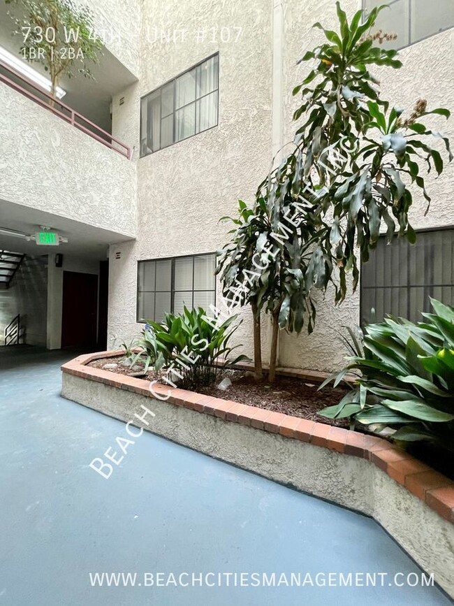 Building Photo - Lovely One Bedroom in Goldengate Square in...