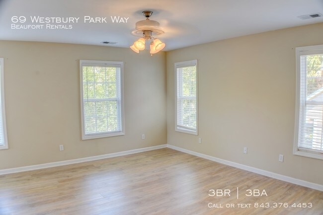 Building Photo - 69 Westbury Park Way