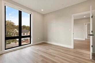 Building Photo - 1700 Dorchester Ave