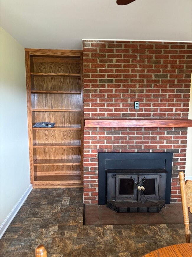 Foto del edificio - Large 4 Bedroom House in Quiet Country Setting