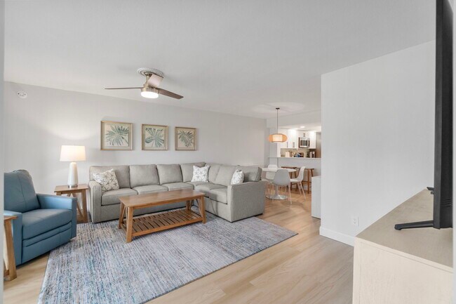 Building Photo - 433 Cerromar Ln