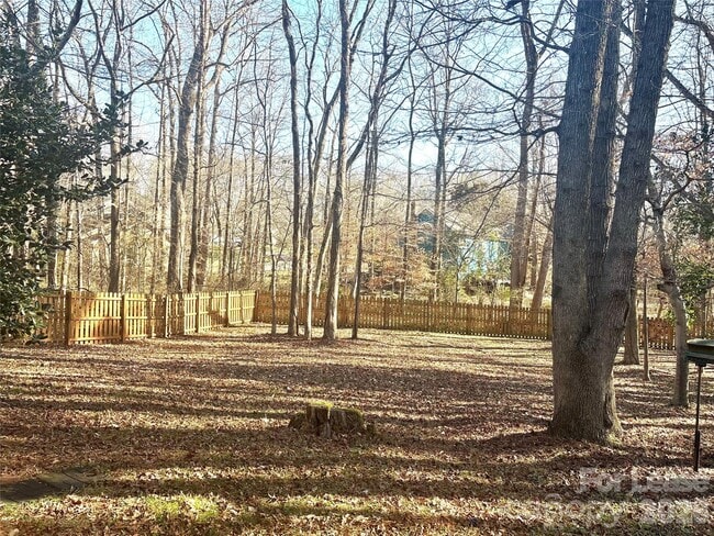 Foto del edificio - 3412 Armitage Dr