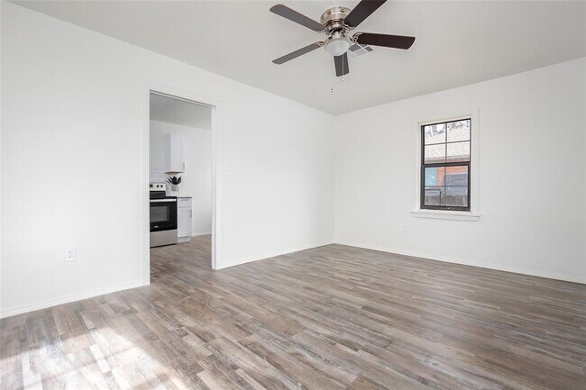 Foto del edificio - 4602 N Classen Blvd