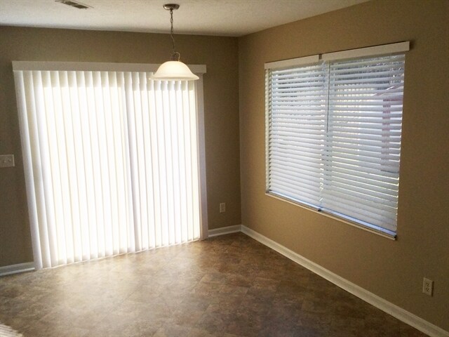 Building Photo - 5887 Hayden Dr