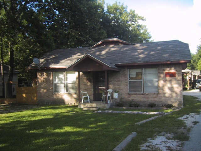 Primary Photo - 9816 Fulton St