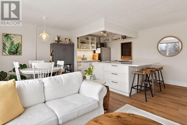 Building Photo - 2054 Courtland Dr