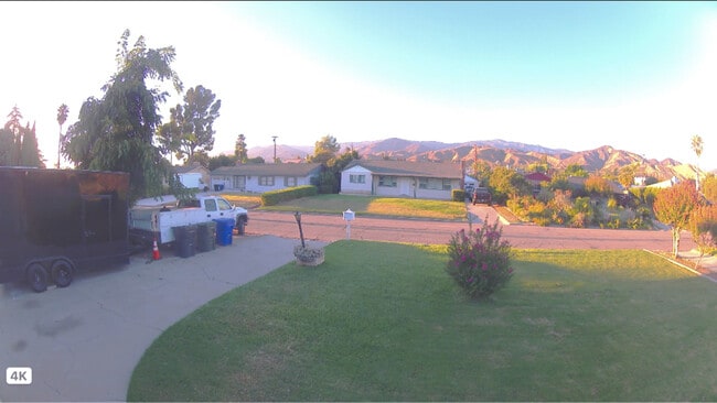 Building Photo - 1535 Los Flores Dr