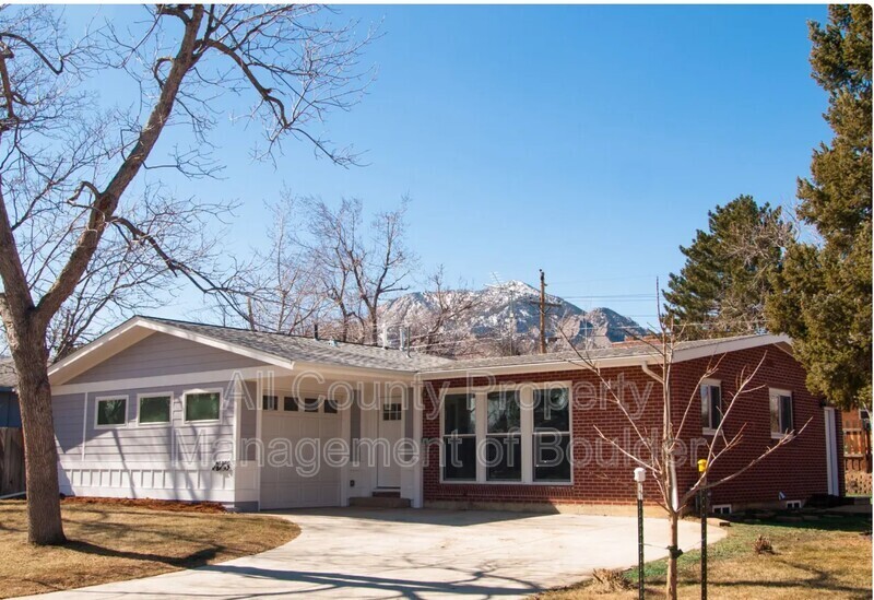 Primary Photo - 425 S 40th St