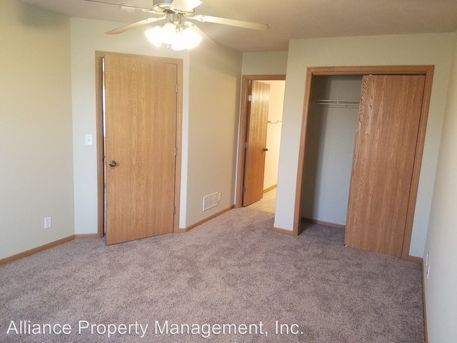 Building Photo - 4 br, 2 bath House - 3024 Brookville Dr.