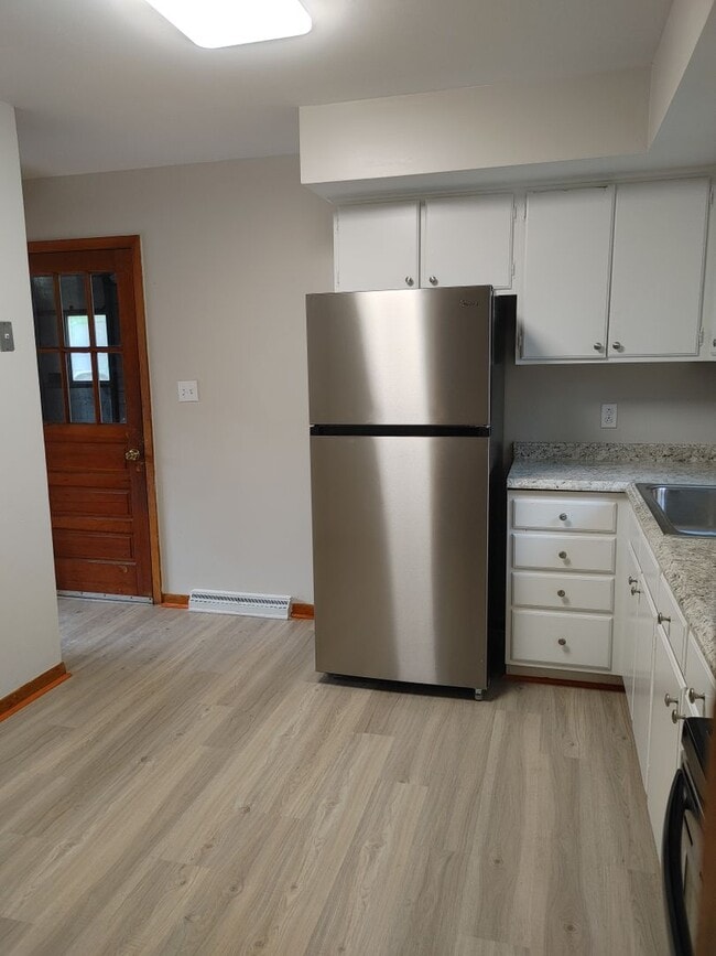 Foto del edificio - 4 Bedroom updated home for rent in Northwe...