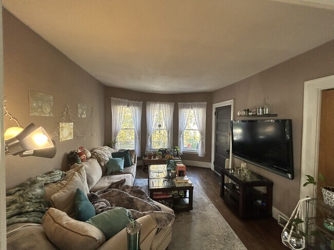 Foto del edificio - 817 Ashland Ave