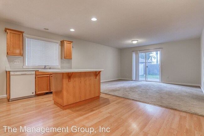 Foto del edificio - 4 br, 2 bath House - 9913 NE 65th Street
