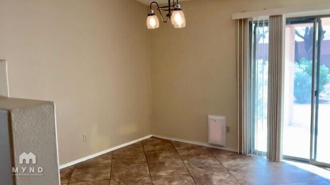 Foto del edificio - 1679 W Camino Acierto