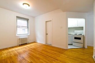 Building Photo - 3495 Av. Van Horne
