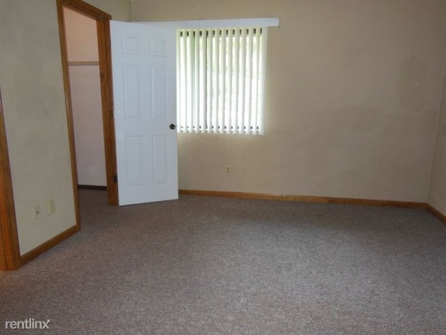 Building Photo - 1 br, 1 bath Apartment - 525 W H St Apt 3