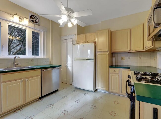 Foto del edificio - 42 Norman Pl