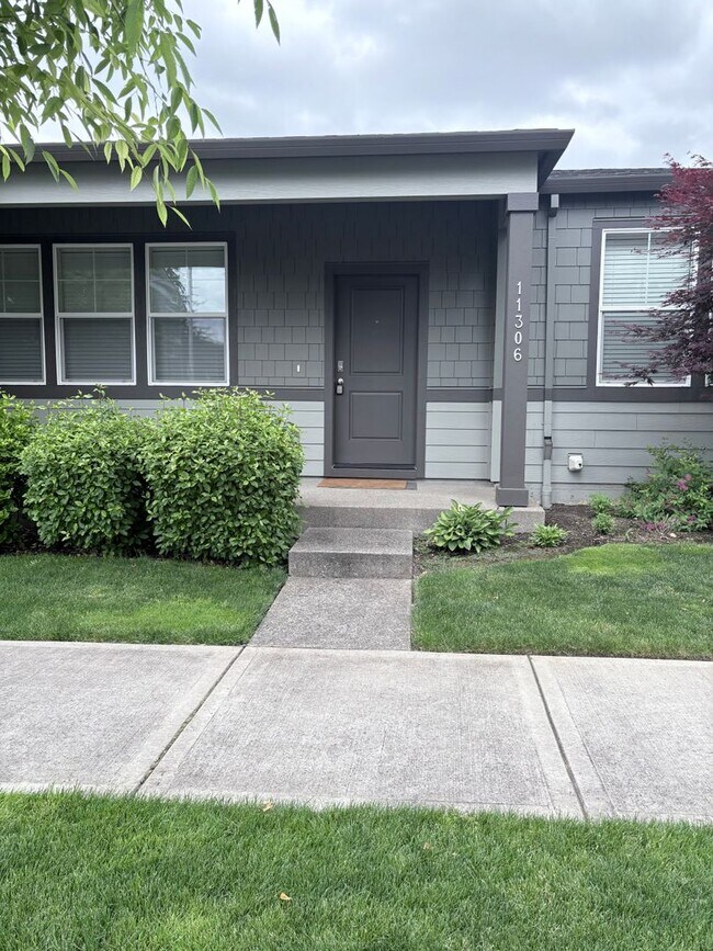 Foto del edificio - Spacious Vancouver Home Near Shopping, Parks & Convenient Commuter Routes
