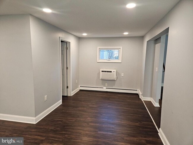 Building Photo - 414 Delaware Ave