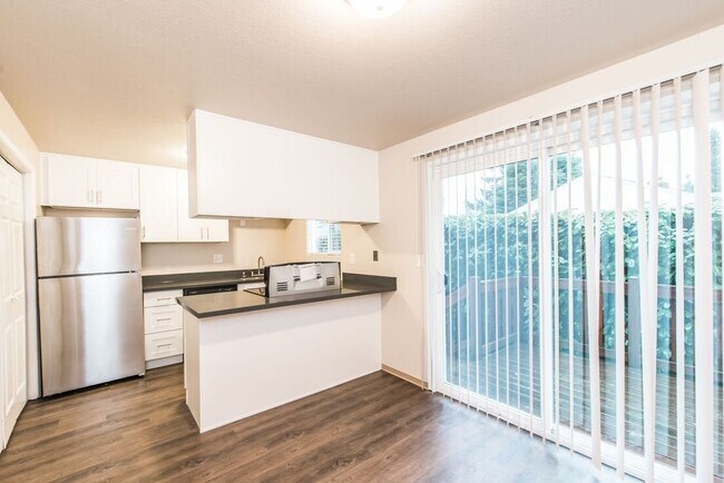 Foto del edificio - 2707 Mountain View Ave W