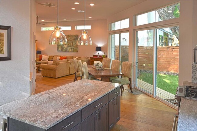 Foto del edificio - 2007 Riverview St