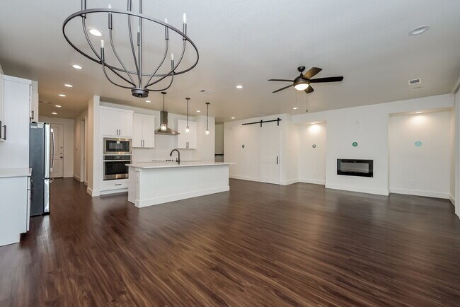 Foto del edificio - 8585 Mulligan Pass