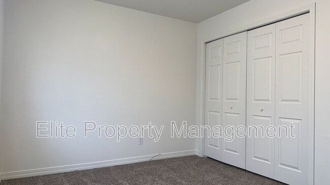 Building Photo - 161 S Stardust Cir