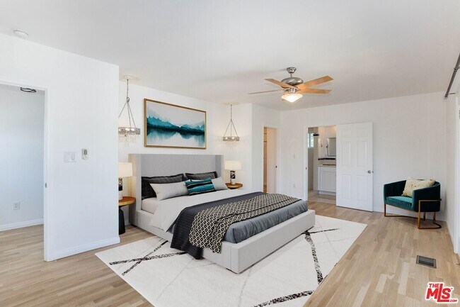 Foto del edificio - 11811 Ayres Ave