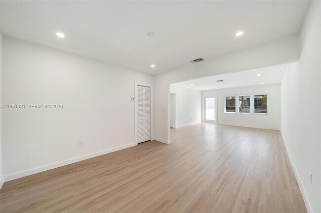 Foto del edificio - 47 Oviedo Ave