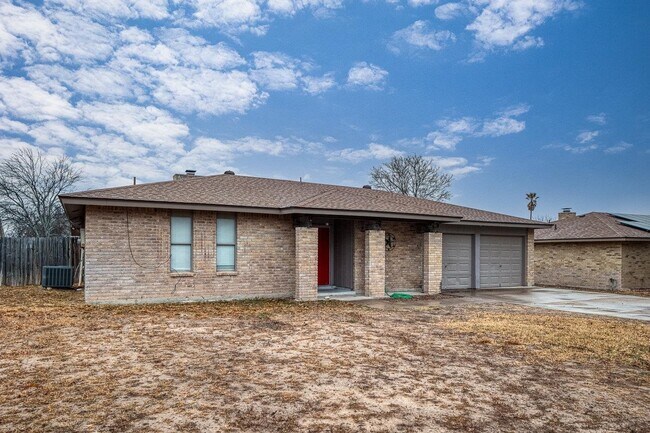 Building Photo - 104 Sombrero Dr
