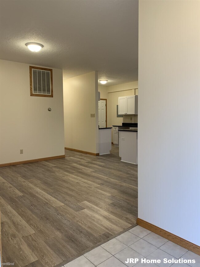 Foto del edificio - 2 br, 1 bath Apartment - 6400 Gillis Dr Ste A