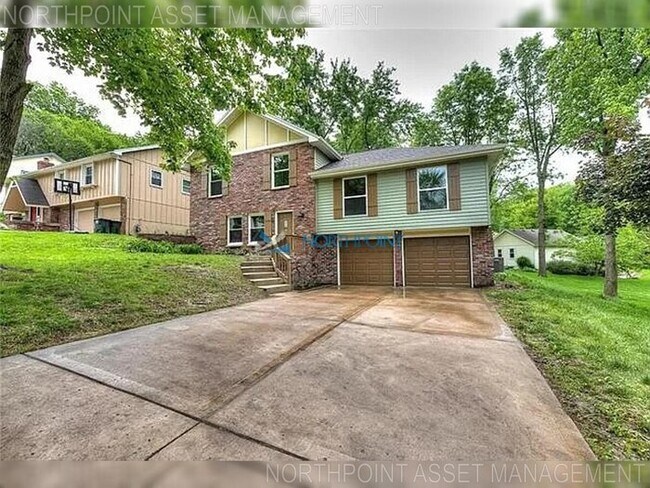 Foto del edificio - 4 bedrooms, 3 baths gorgeous Parkville home