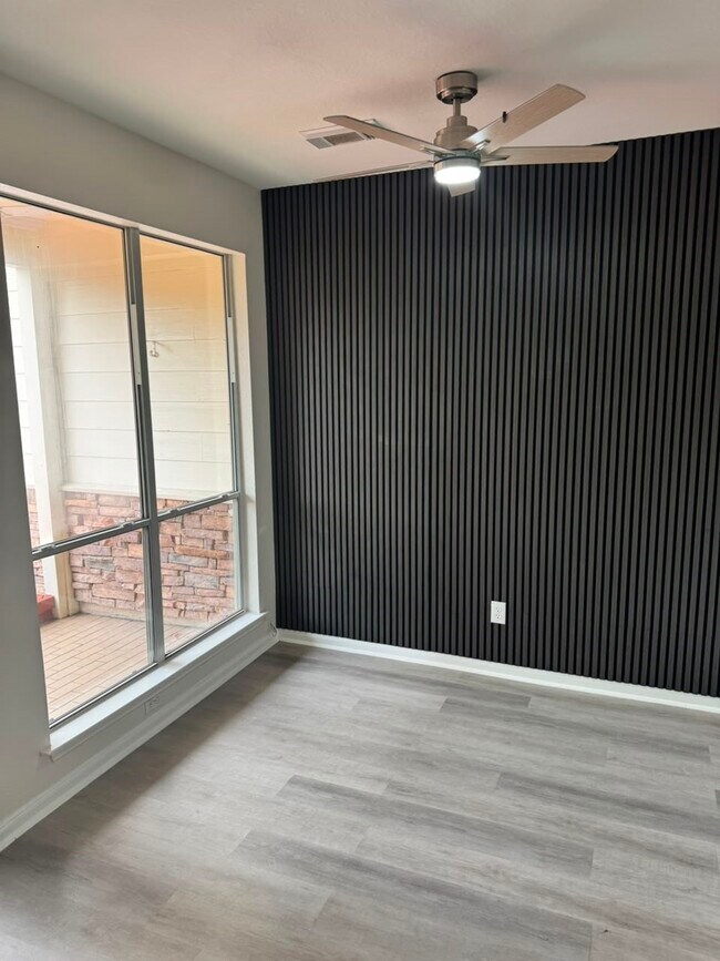 Foto del edificio - 2110 Ridge Wood Ln