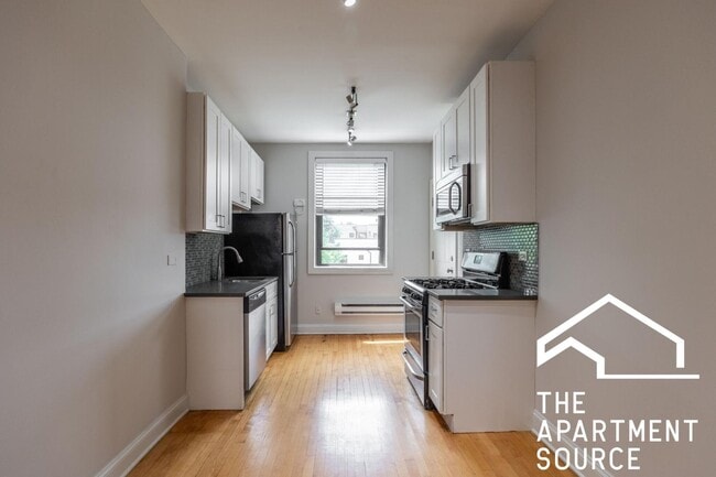 Photo - 2319 N Rockwell St (Chicago, IL) Apartment